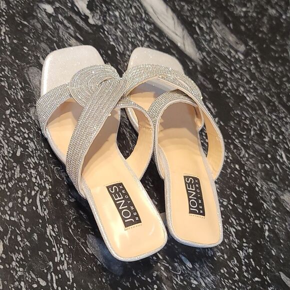 BRAND NEW JONES NEW YORK HEELS WITH CRISSCROSS STRAPS SANDAL - Picture 7 of 16